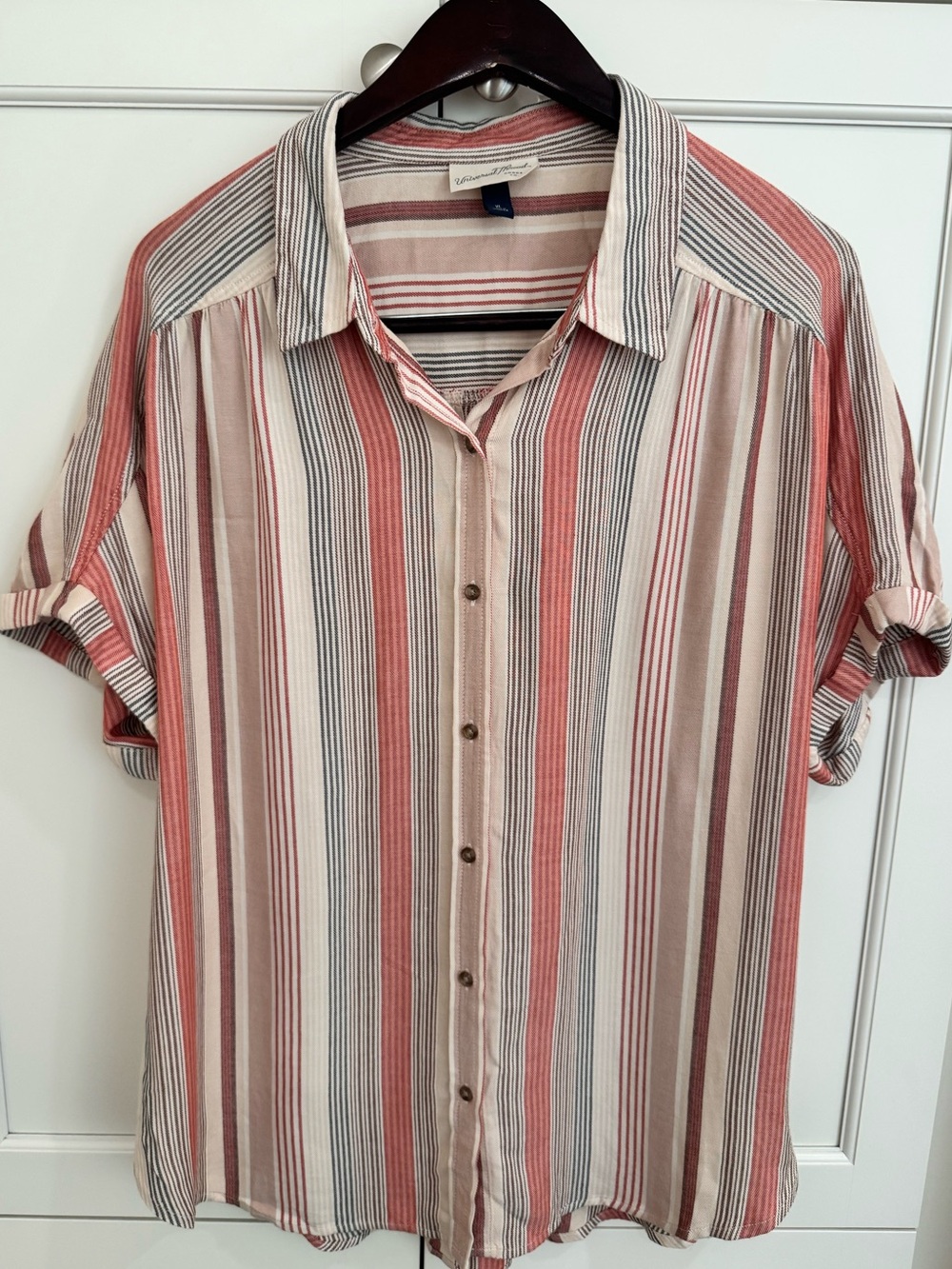 Universal Thread Women's Striped Button Down Shirt XL Like New